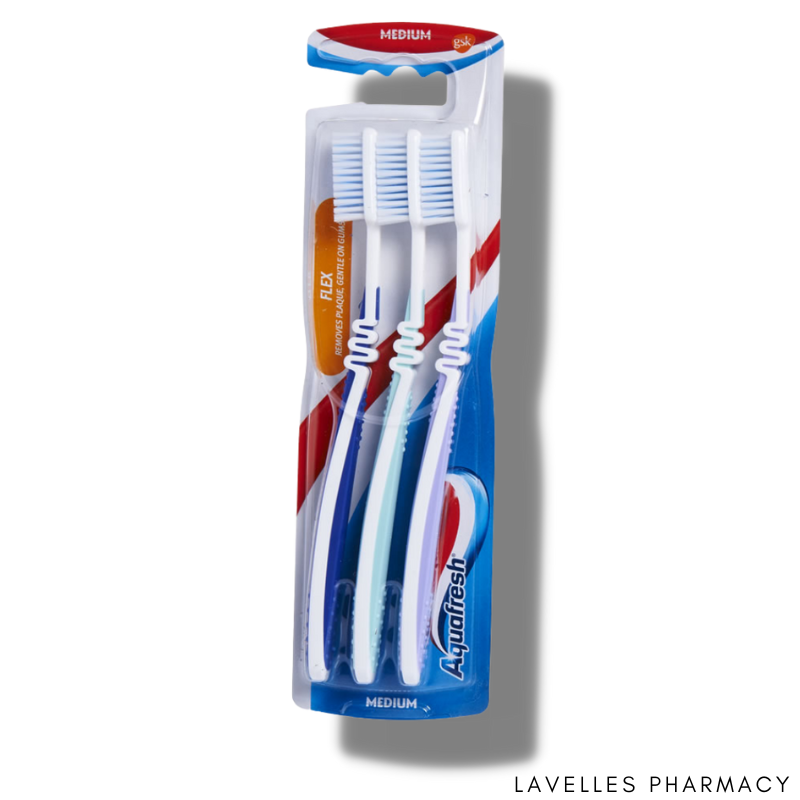 Aquafresh Clean & Flex Medium Toothbrush 3 Pack